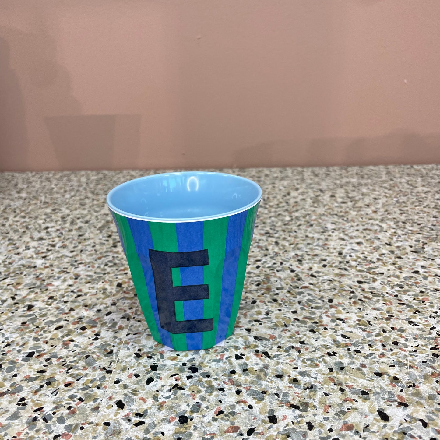 Gobelet alphabet rayé 🦋(bleu)