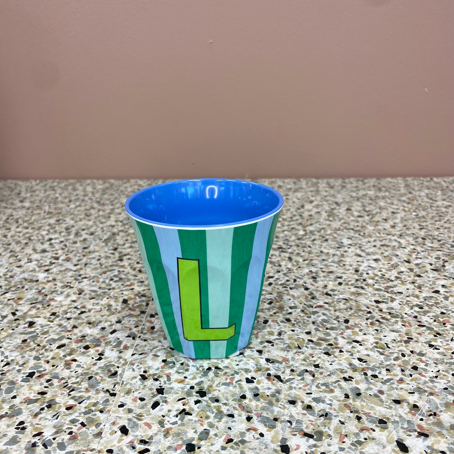 Gobelet alphabet rayé 🦋(bleu)