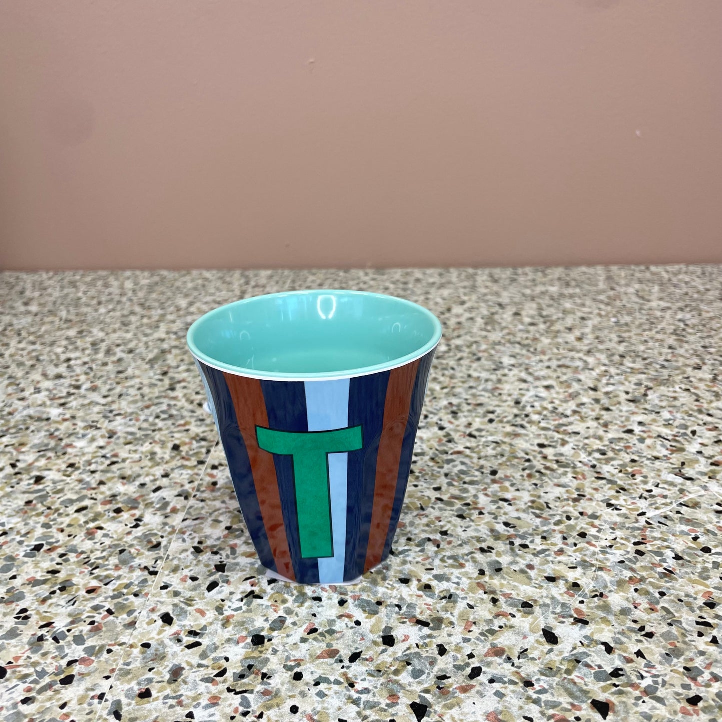 Gobelet alphabet rayé 🦋(bleu)